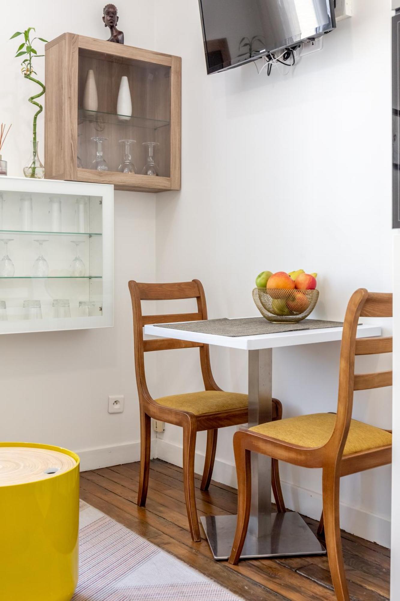 Cosy 2 Pieces Champs-elysees-defense Apartment Puteaux